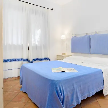 Casa Maestrale 6, Emma