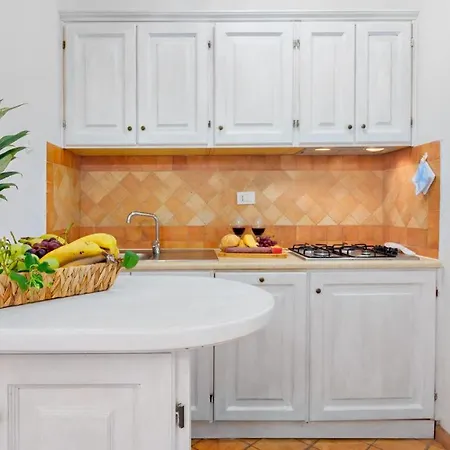 Casa Maestrale 6, Emma *